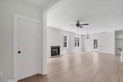158 Spring Meadows Drive, Aberdeen, NC 28315 - Photo 4