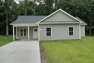 111 E Oliver St, Whiteville, NC 28472 - Photo 2