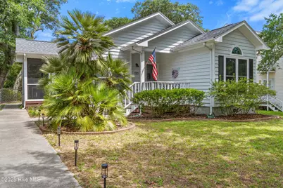 120 SE 2nd Street, Oak Island, NC 28465 - Photo 2