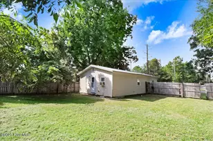 706 Caswell St, Smithfield, NC 27577 - Photo 4