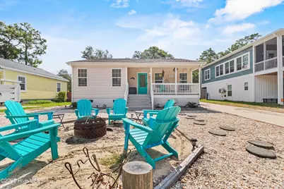 316 NE 52nd Street, Oak Island, NC 28465 - Photo 4