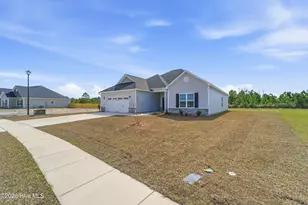 223 Windsor Run Blvd, Jacksonville, NC 28546 - Photo 2