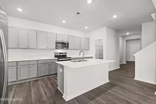 1098 Hanson Dr, Leland, NC 28451 - Photo 6