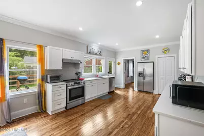 827 Colonial Drive, Wilmington, NC 28403 - Photo 10