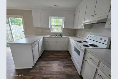1015 Spring Forest Road #F5, Greenville, NC 27834 - Photo 8