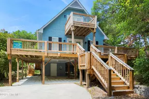 127 Sandcastle Dr, Emerald Isle, NC 28594 - Photo 1