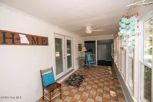 137 NW 9th St, Oak Island, NC 28465 - Photo 8