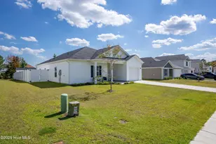 173 N Squires Run Ln, Richlands, NC 28574 - Photo 4