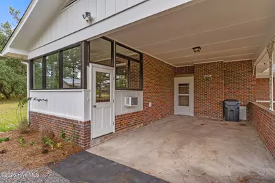 198 E Boiling Spring Road, Southport, NC 28461 - Photo 4