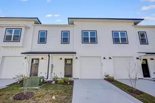 253 Townhome Ln, Southern Pines, NC 28387 - Photo 2
