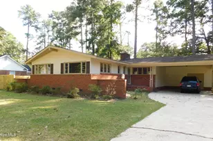 1303 Franklin Ave, Laurinburg, NC 28352 - Photo 2