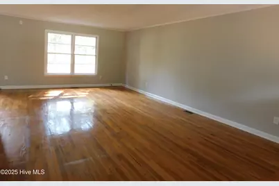 1303 Franklin Avenue, Laurinburg, NC 28352 - Photo 4