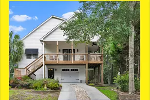 104 SW 30th St, Oak Island, NC 28465 - Photo 2