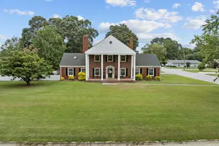 800 S Howard Cir, Tarboro, NC 27886 - Photo 2