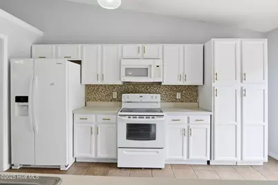 118 Magnolia Lane, Hubert, NC 28539 - Photo 12