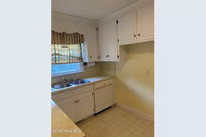 203 Brentwood Drive N, Wilson, NC 27893 - Photo 8