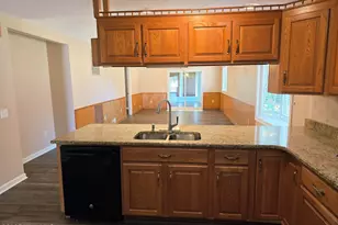 250 Waccamaw Shores Rd, Lake Waccamaw, NC 28450 - Photo 12
