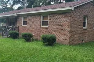 216 E Troy St, Ahoskie, NC 27910 - Photo 2