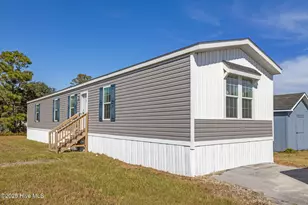139 Barbee St, Harkers Island, NC 28531 - Photo 32