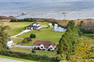102 Bayshore Ct, Maple, NC 27956 - Photo 2