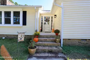 104 E Devonshire Ave, West End, NC 27376 - Photo 2