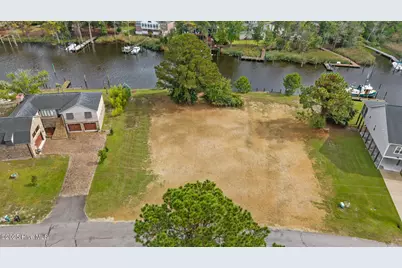 5710 Gondolier Drive, New Bern, NC 28560 - Photo 1