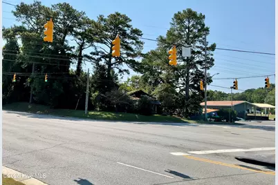 1105 Highland Drive, Washington, NC 27889 - Photo 6
