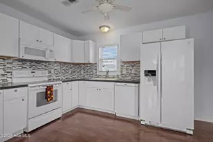 1404 Shackleford St, Morehead City, NC 28557 - Photo 16