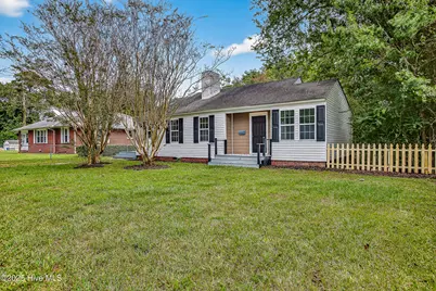 122 E Bayshore Boulevard, Jacksonville, NC 28540 - Photo 2