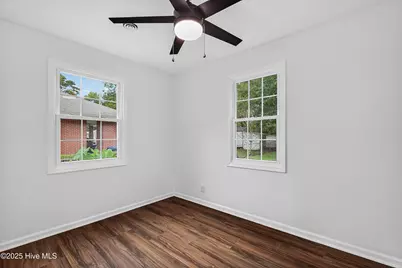 122 E Bayshore Boulevard, Jacksonville, NC 28540 - Photo 18