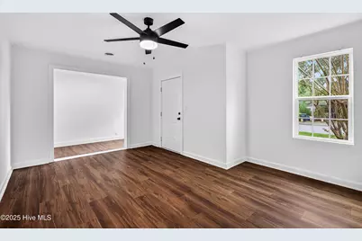122 E Bayshore Boulevard, Jacksonville, NC 28540 - Photo 6