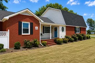 117 S Thomas St, Beulaville, NC 28518 - Photo 1