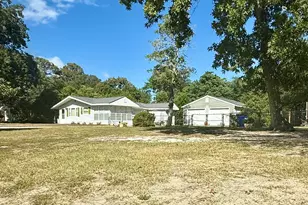 424 Trott St, Oak Island, NC 28465 - Photo 2