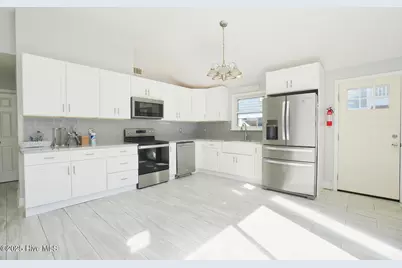 127 NW 10th Street, Oak Island, NC 28465 - Photo 4