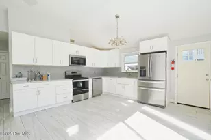 127 NW 10th St, Oak Island, NC 28465 - Photo 4