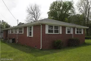 1702 Clark Ave, New Bern, NC 28560 - Photo 6