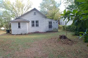 409 N Haughton St, Williamston, NC 27892 - Photo 10