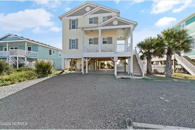 127 Ocean Boulevard W, Holden Beach, NC 28462 - Photo 2