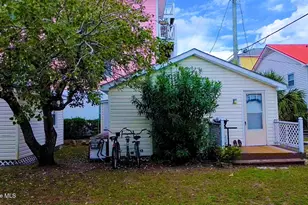 218 N Third Ave N, Kure Beach, NC 28449 - Photo 4