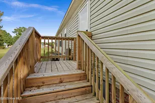 120 NW 1st St, Teachey, NC 28464 - Photo 8