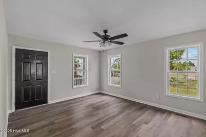 212 Lawson Street, New Bern, NC 28562 - Photo 8