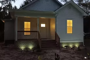 301 E Goodman St, Fair Bluff, NC 28439 - Photo 2