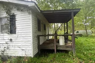 1433 Bell Town Rd, Williamston, NC 27892 - Photo 2