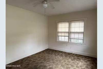 512 Nicholson Street, Clinton, NC 28328 - Photo 2