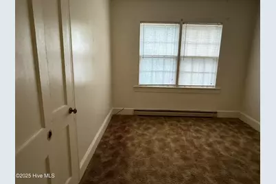 512 Nicholson Street, Clinton, NC 28328 - Photo 4