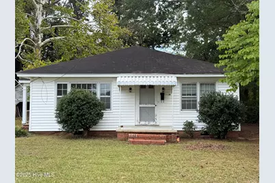 512 Nicholson Street, Clinton, NC 28328 - Photo 1