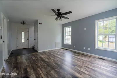 404 Silva Cove, Richlands, NC 28574 - Photo 4