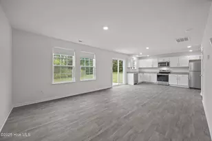 1324 S Wilshire Ct, Kinston, NC 28504 - Photo 10