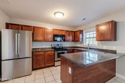 130 Whiteleaf Drive, Jacksonville, NC 28546 - Photo 6