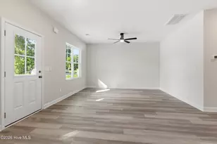 1107 Goldsboro St, New Bern, NC 28560 - Photo 6
